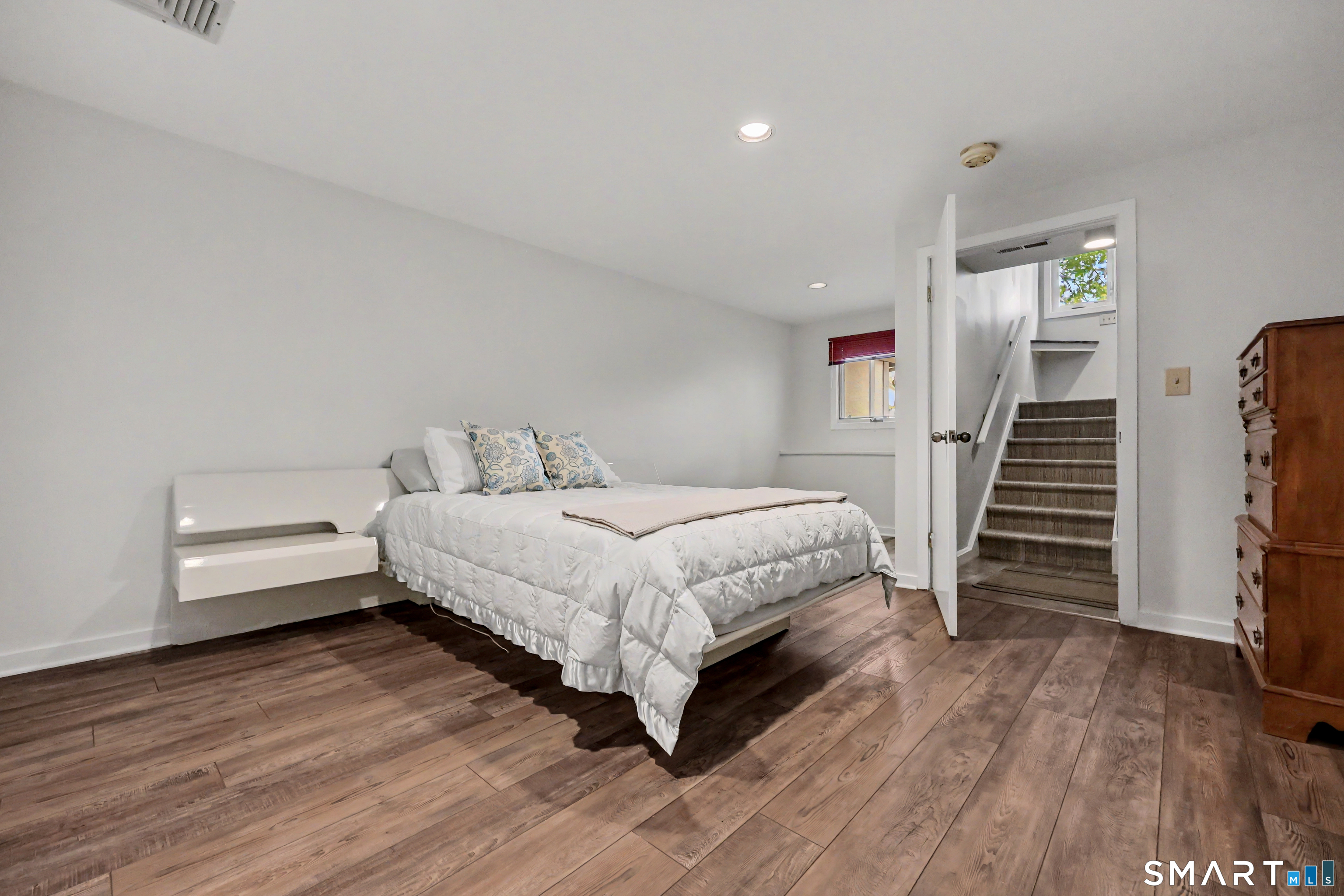 690 Forest Road West Haven CT 06516