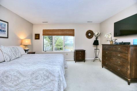 220 Lansdowne Westport CT 06880