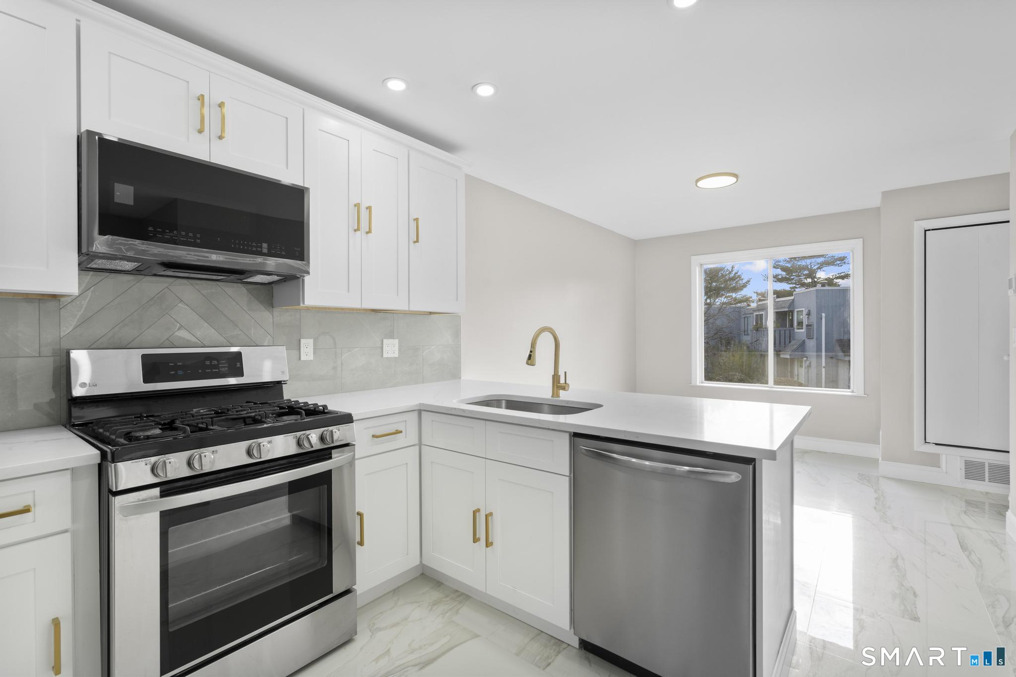 23 Birch Lane East Haven CT 06513