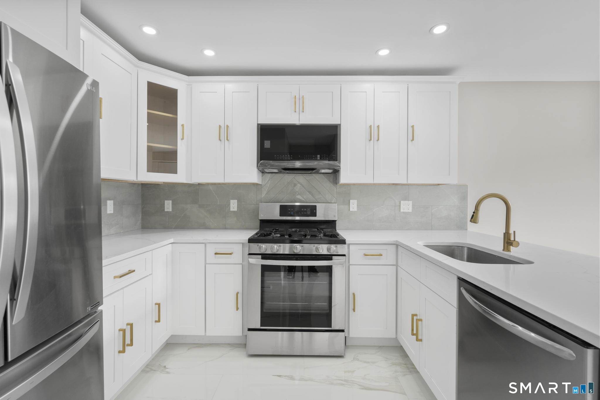 23 Birch Lane East Haven CT 06513