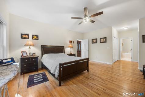 73 Summerfield Gardens Shelton CT 06484