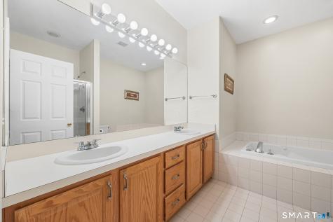 73 Summerfield Gardens Shelton CT 06484