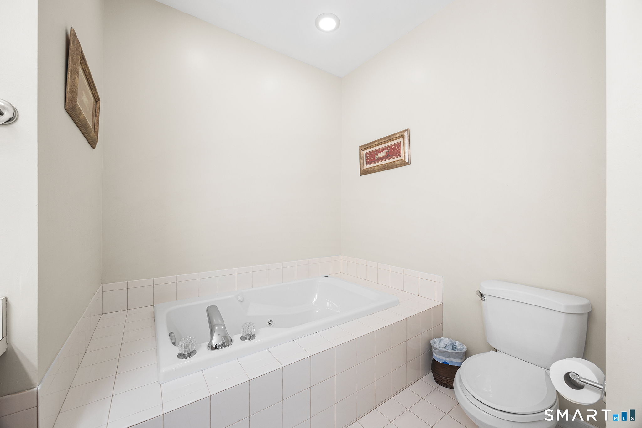 73 Summerfield Gardens Shelton CT 06484