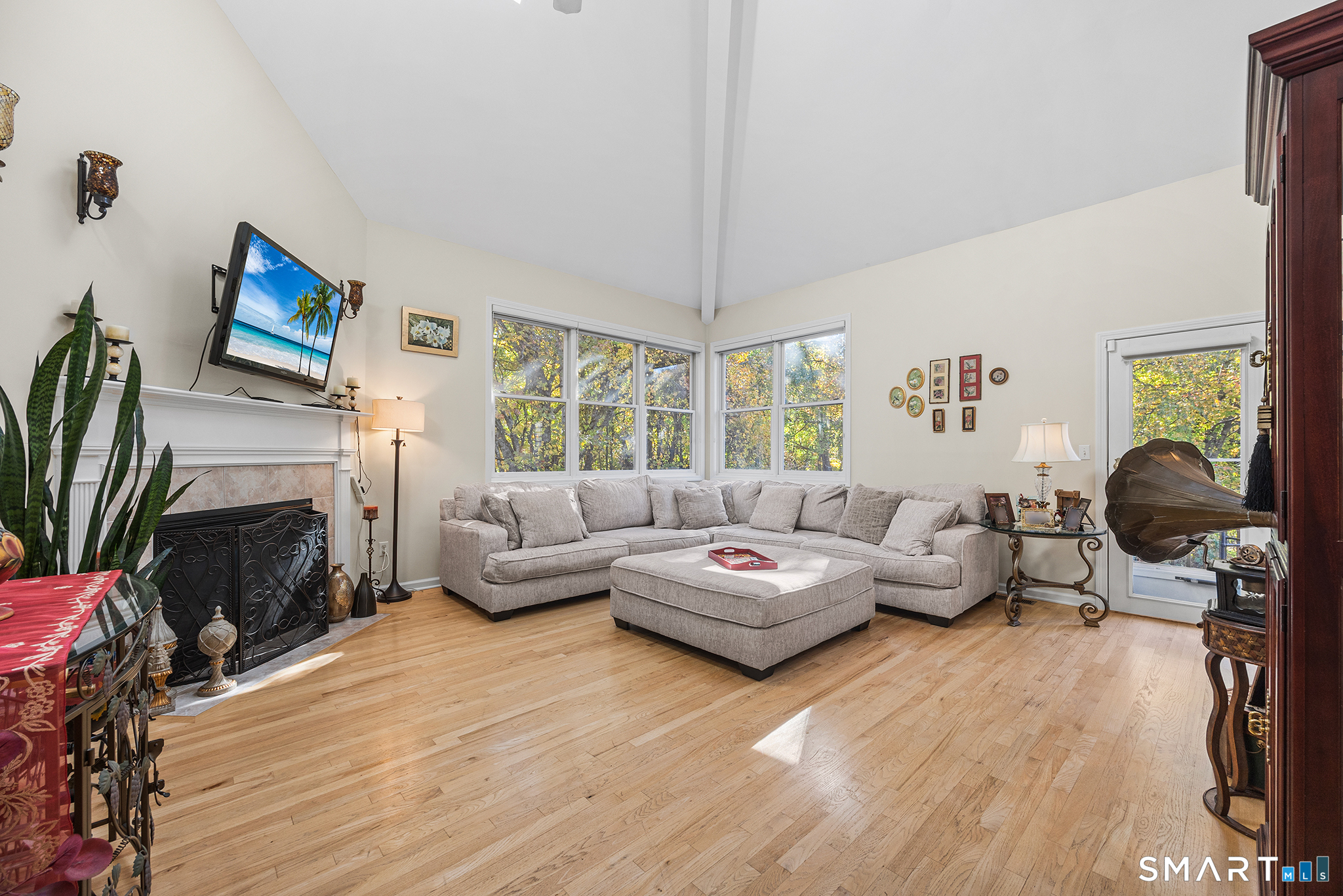 73 Summerfield Gardens Shelton CT 06484