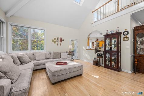73 Summerfield Gardens Shelton CT 06484