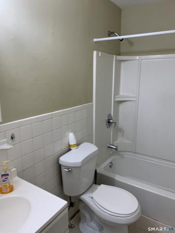 56 Oakwoods Lane Branford CT 06405