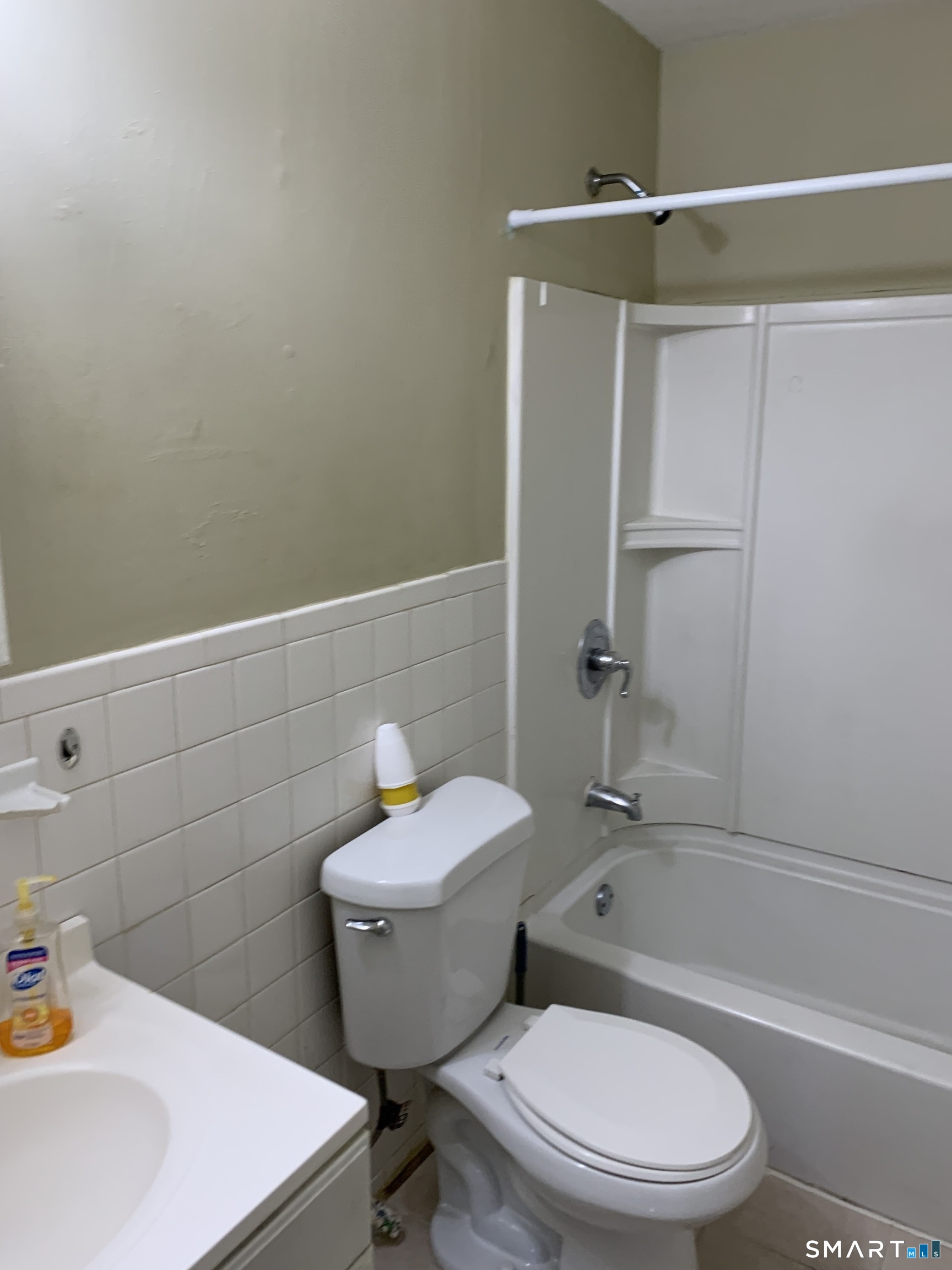 56 Oakwoods Lane Branford CT 06405