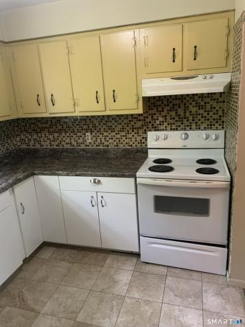 56 Oakwoods Lane Branford CT 06405