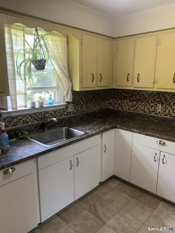 56 Oakwoods Lane Branford CT 06405