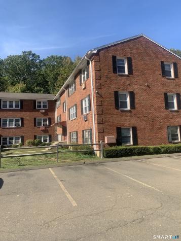 56 Oakwoods Lane Branford CT 06405