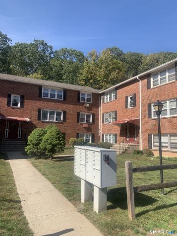 56 Oakwoods Lane Branford CT 06405