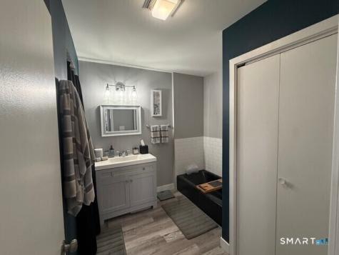 111 Harbour Close New Haven CT 06405