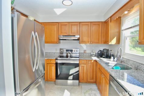 109 Greens Loop Cheshire CT 06410