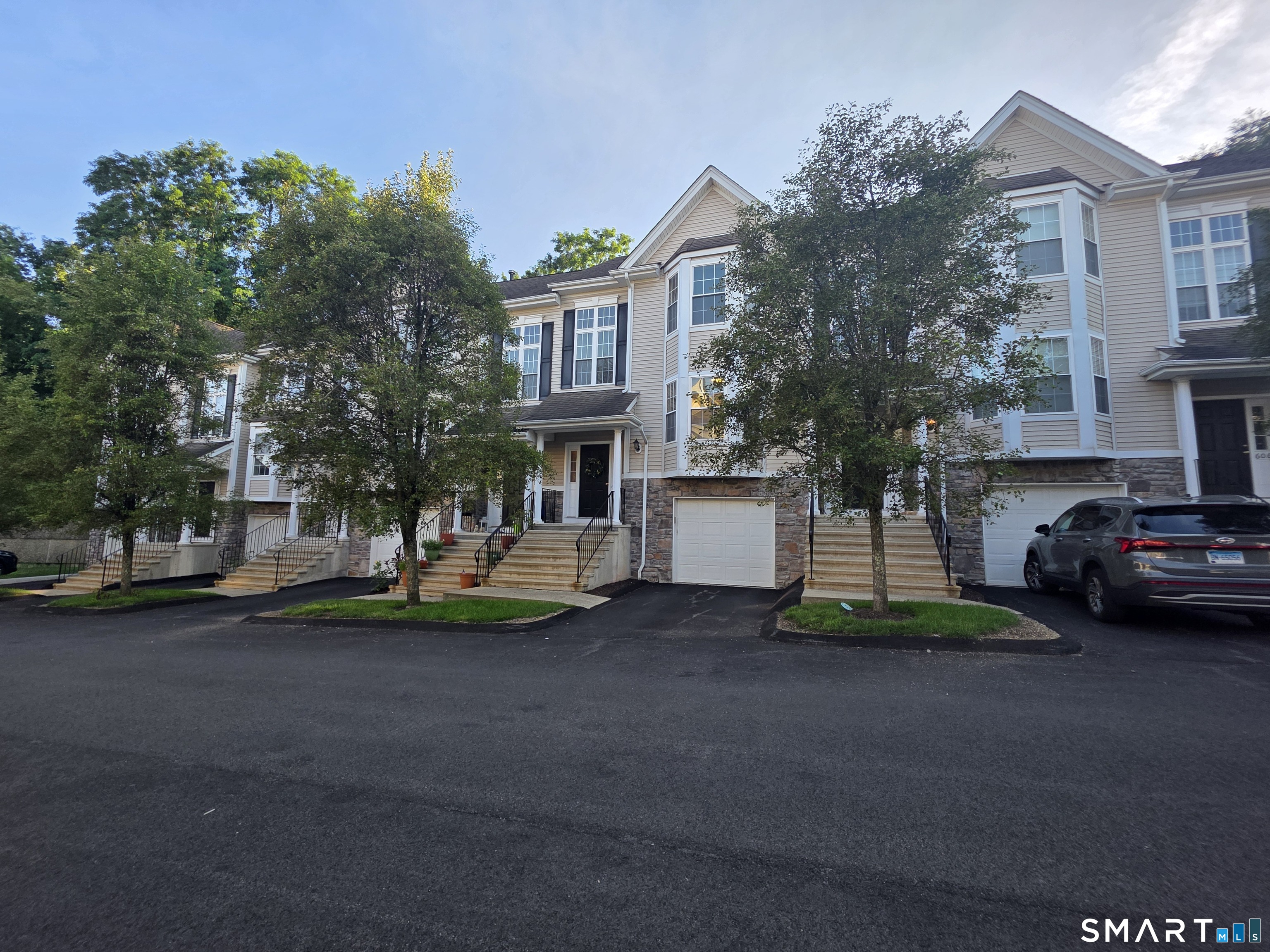 604 Sienna Drive Danbury CT 06810