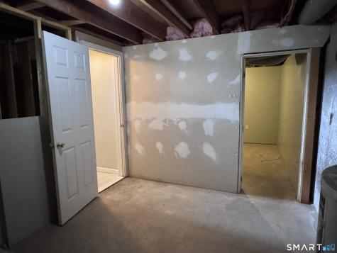 10 Dibble Hollow Lane Windsor Locks CT 06096