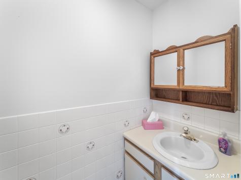 484 First Avenue West Haven CT 06516