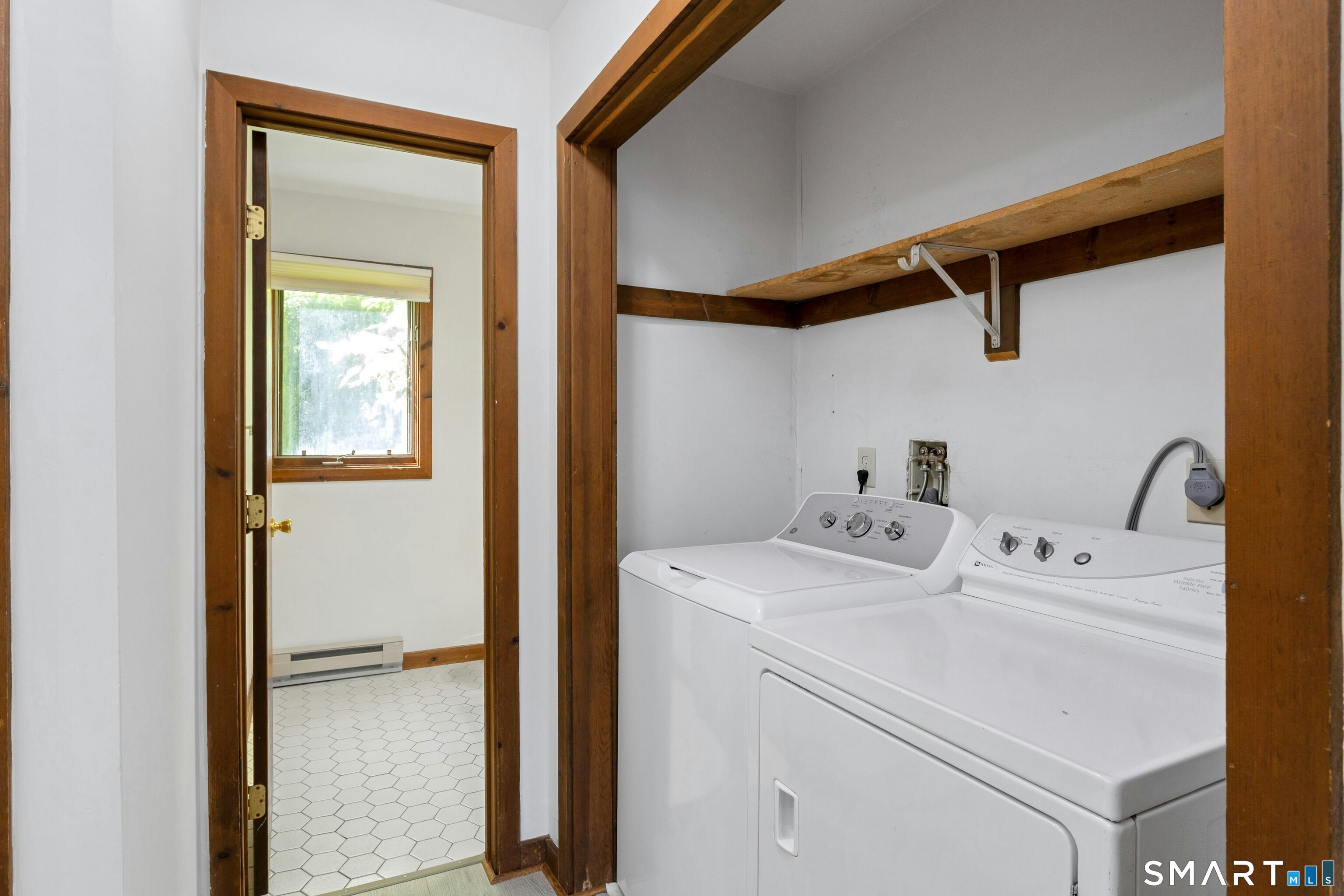 18 Twin Oaks New Milford CT 06776