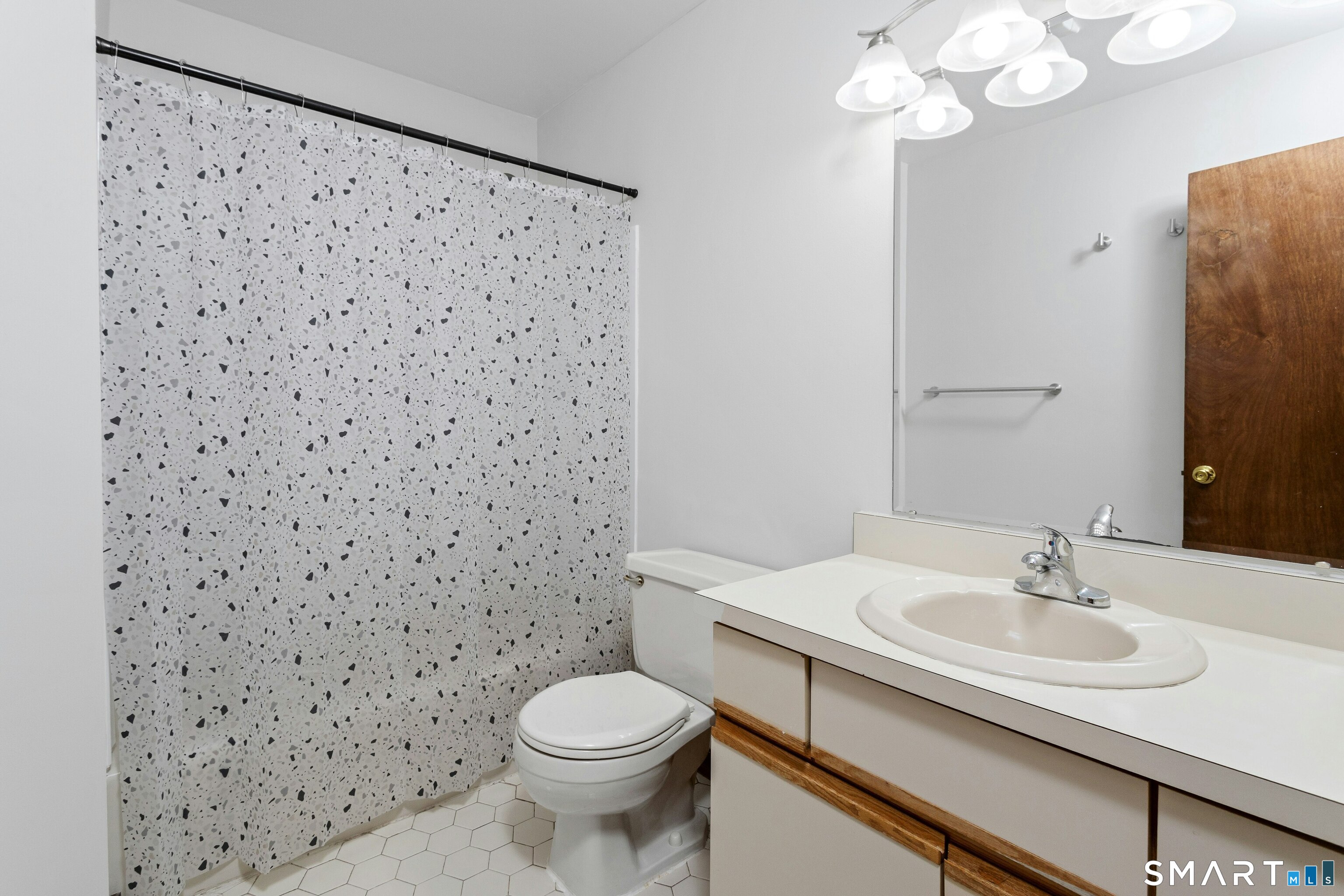 18 Twin Oaks New Milford CT 06776