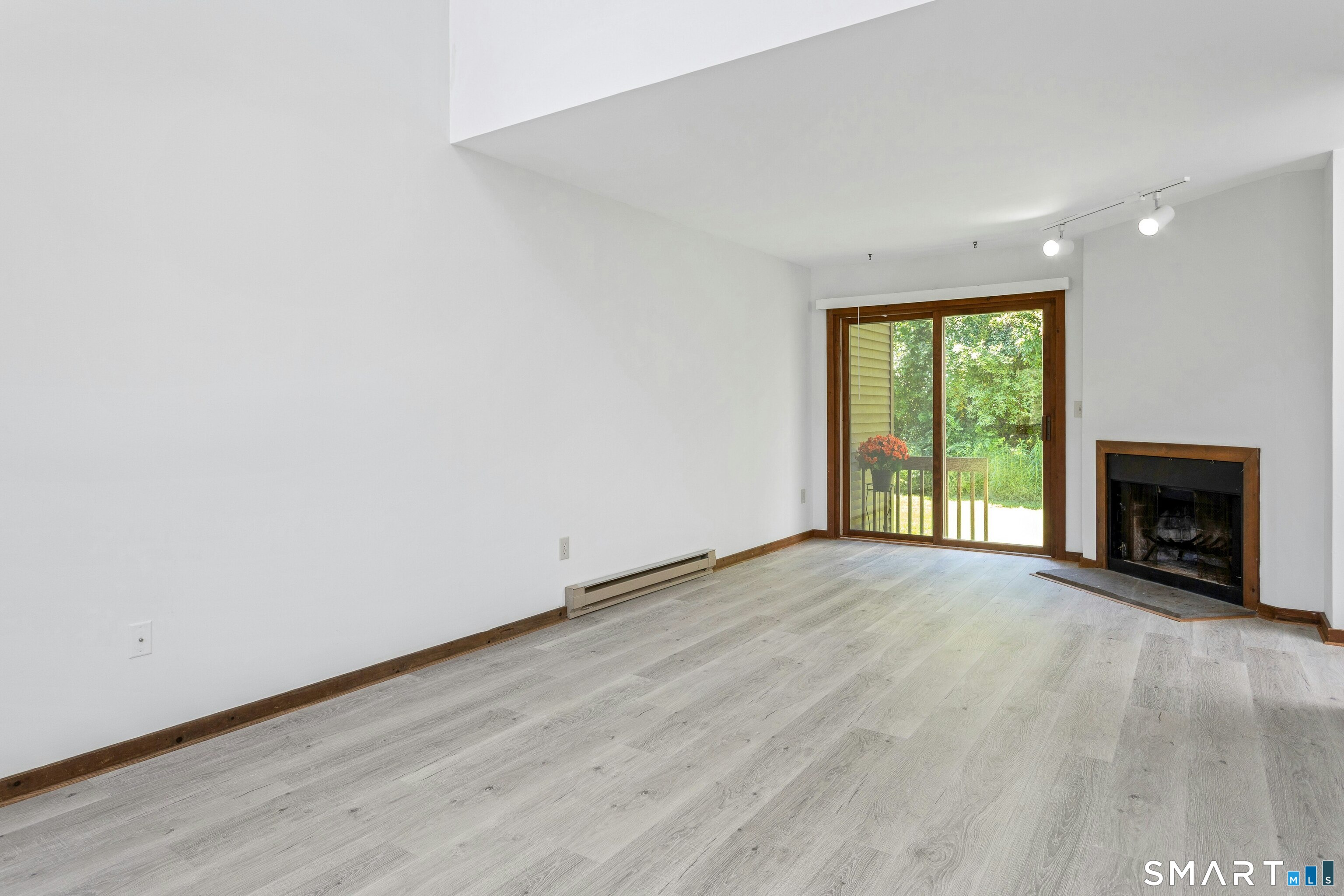 18 Twin Oaks New Milford CT 06776