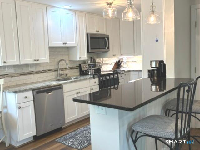 84 Mohawk Trail Guilford CT 06437