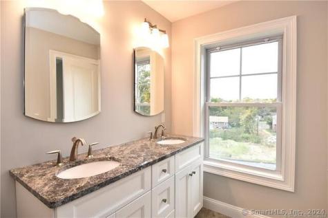 47 Village Crossing East Lyme CT 06357