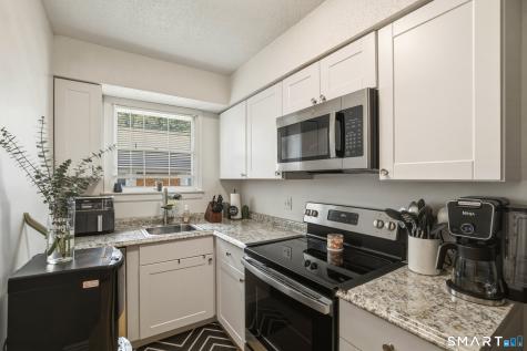 8 Concorde Way Windsor Locks CT 06096