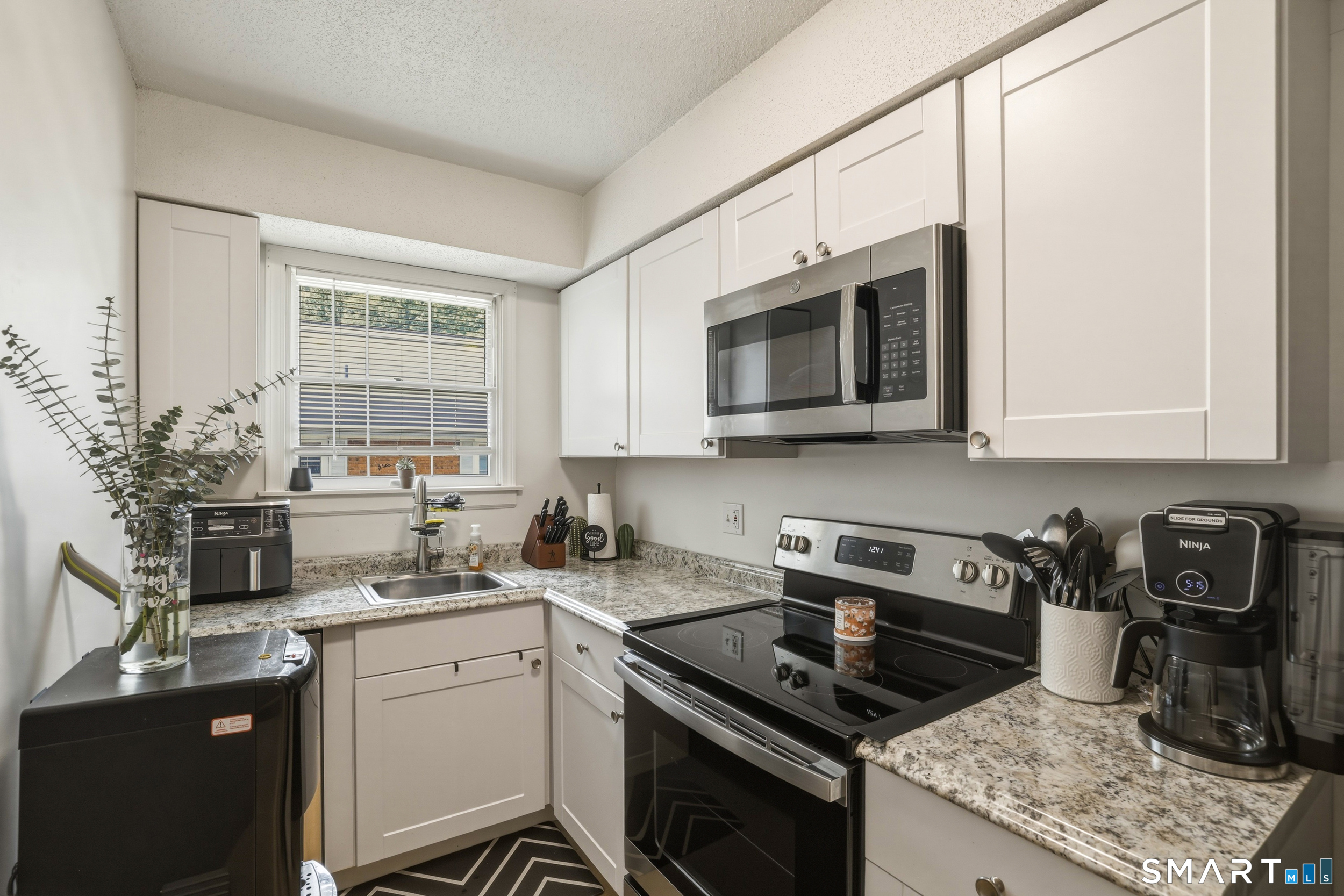 8 Concorde Way Windsor Locks CT 06096