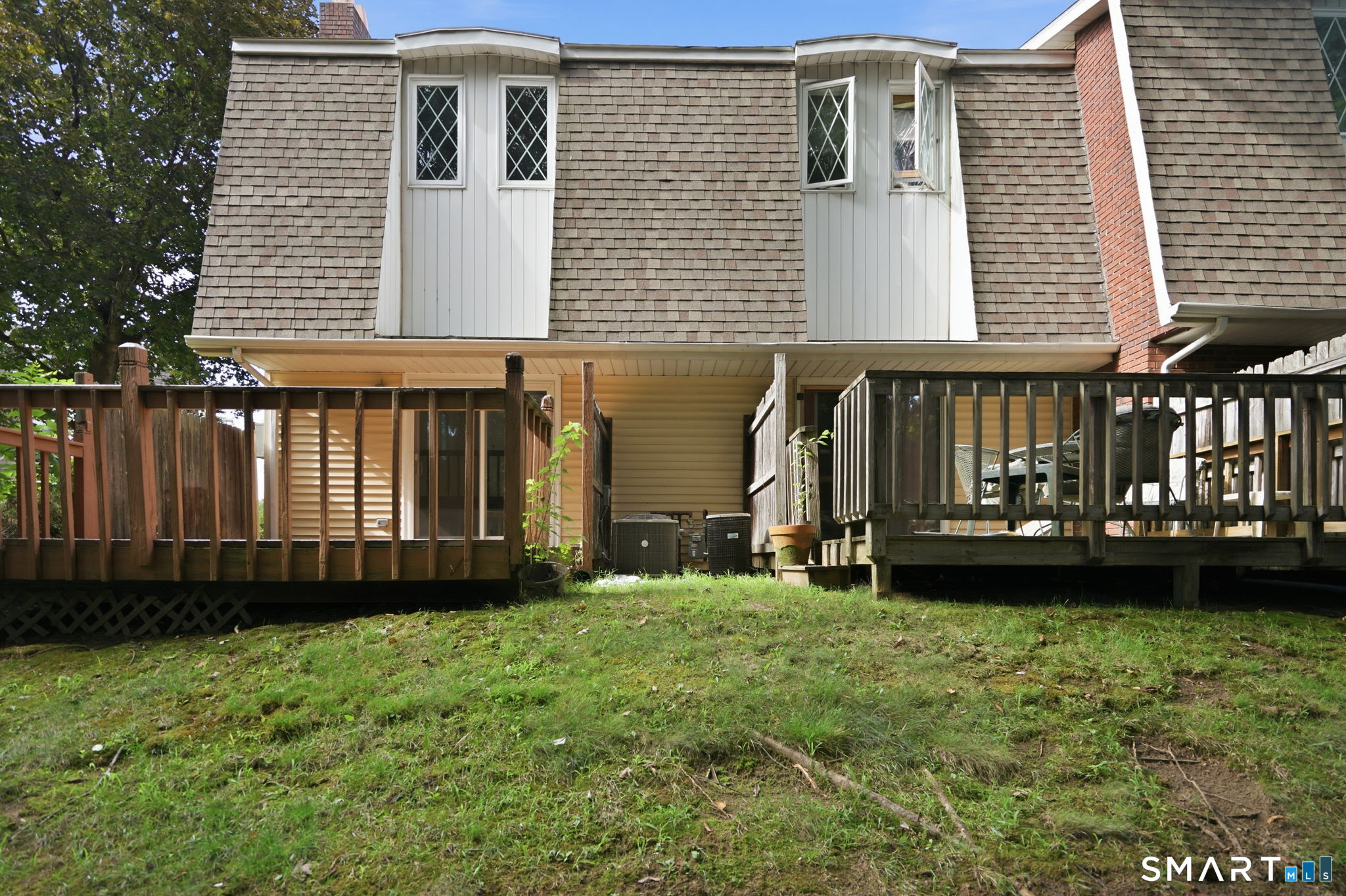 18 Northbrook Court East Hartford CT 06108