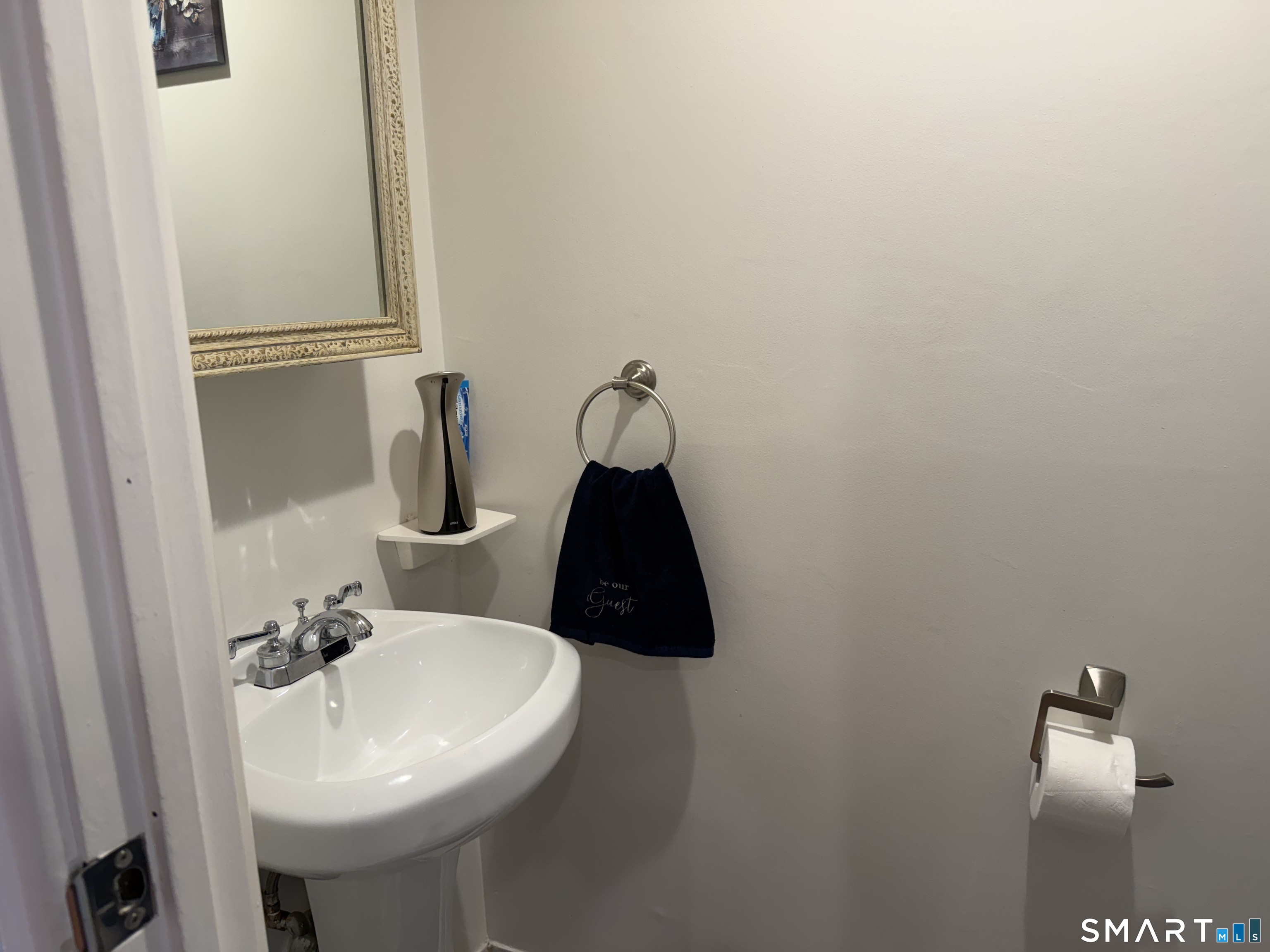 41 Patricia Road Bridgeport CT 06606