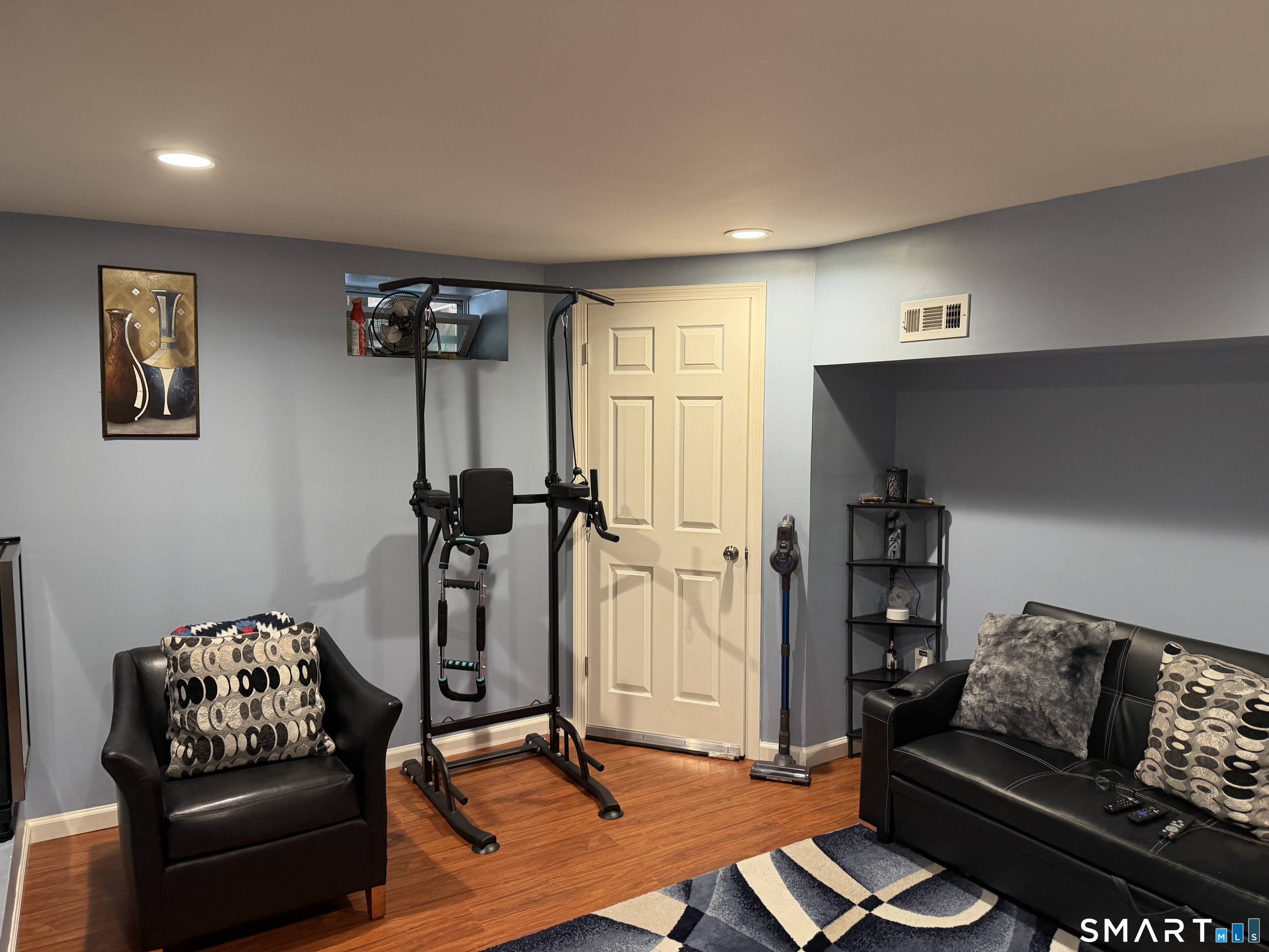 41 Patricia Road Bridgeport CT 06606