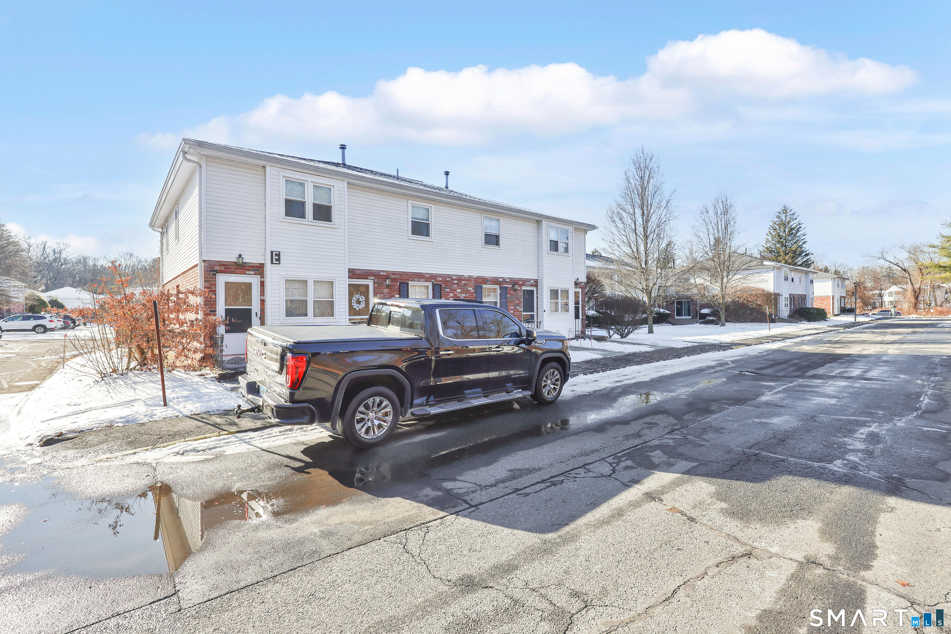 E6 Bradley Circle Enfield CT 06082