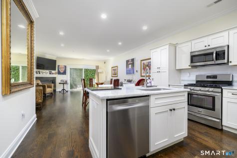 4 Caryns Way Norwalk CT 06851