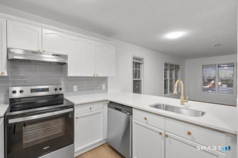 468 Main Street East Lyme CT 06357