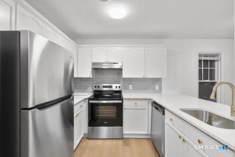 468 Main Street East Lyme CT 06357