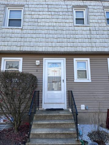 57 Meetinghouse Village Meriden CT 06450