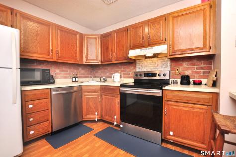 703 Twin Circle Drive South Windsor CT 06074