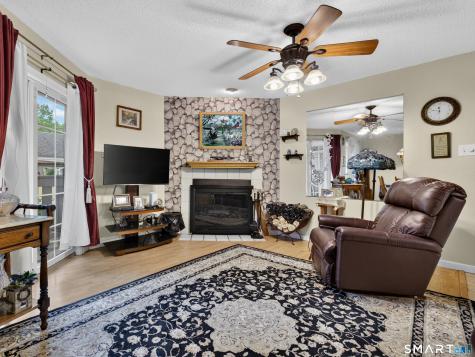87 Leafwood Lane Groton CT 06340