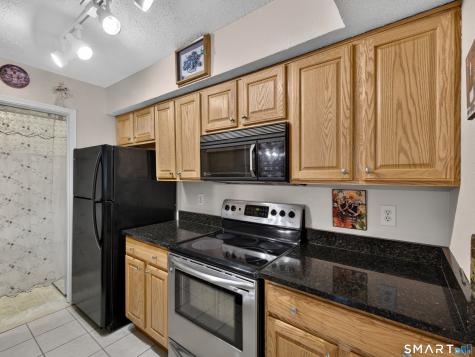 87 Leafwood Lane Groton CT 06340