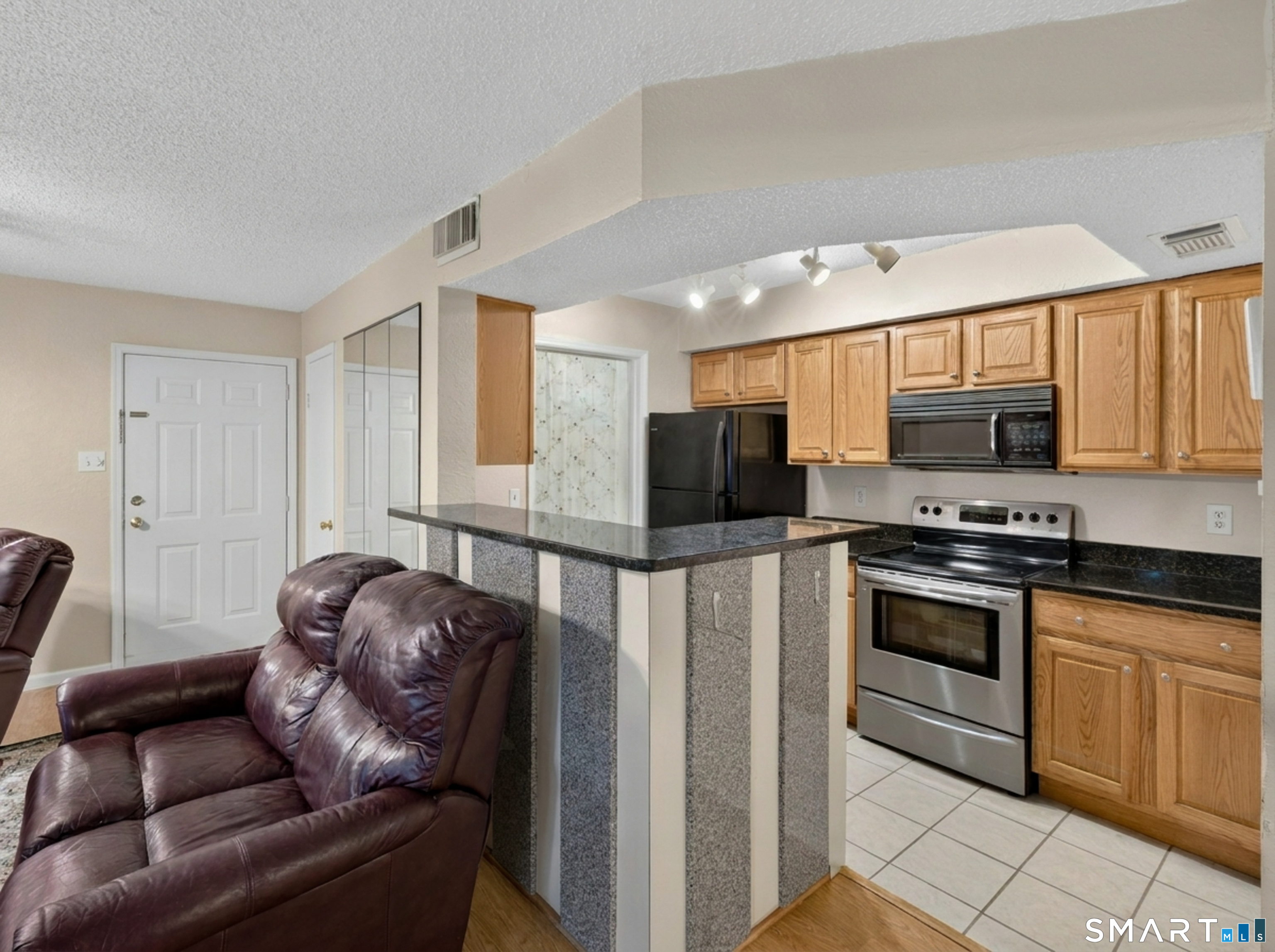 87 Leafwood Lane Groton CT 06340