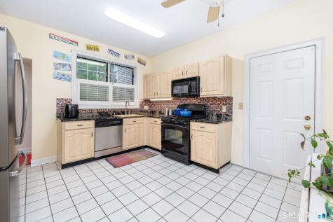 8 Whitward Place Windsor CT 06095