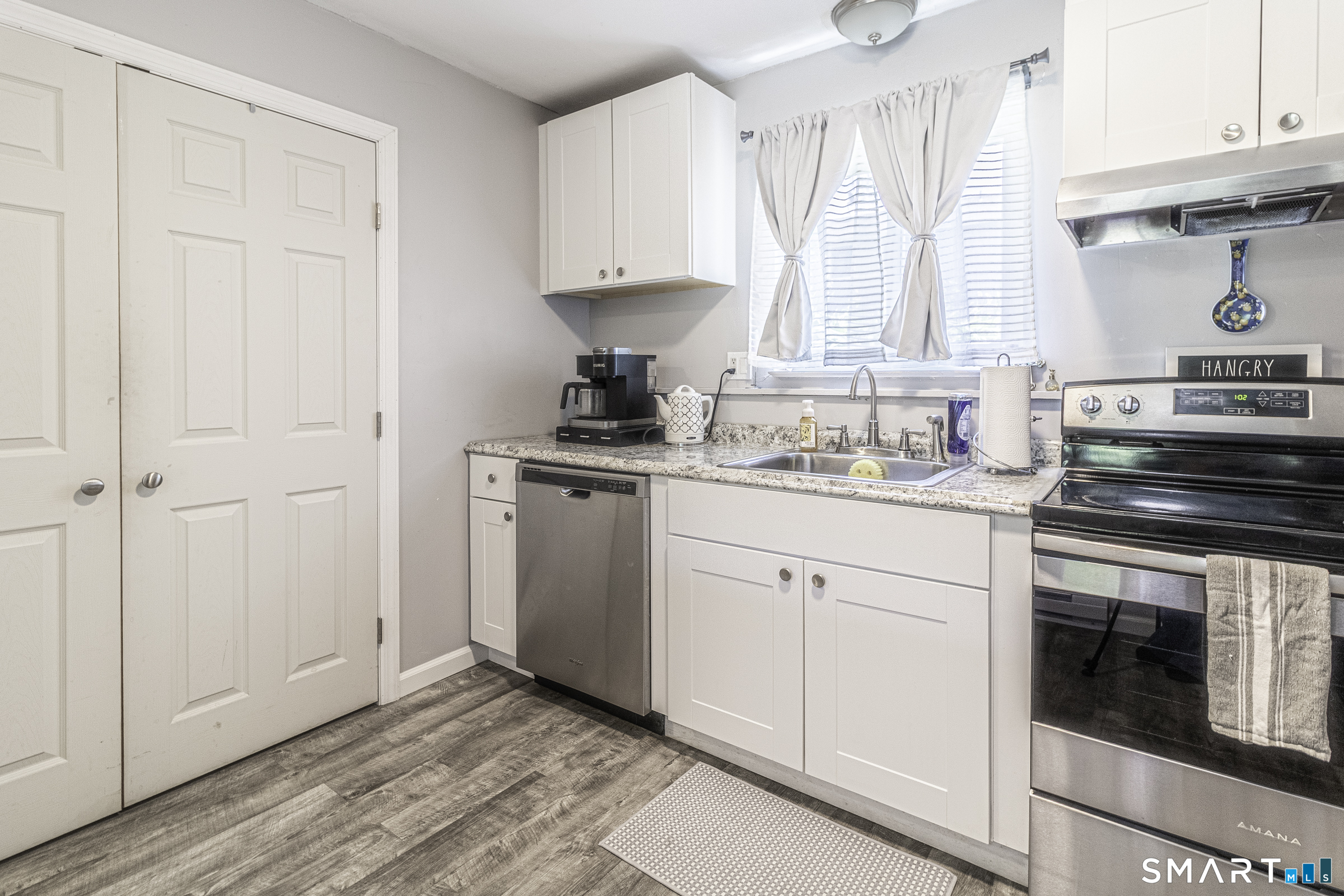 11 Cedarbrook Townhouse Brookfield CT 06804