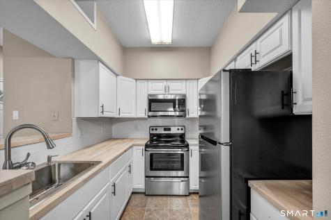 31 High Street East Hartford CT 06118