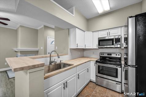 31 High Street East Hartford CT 06118