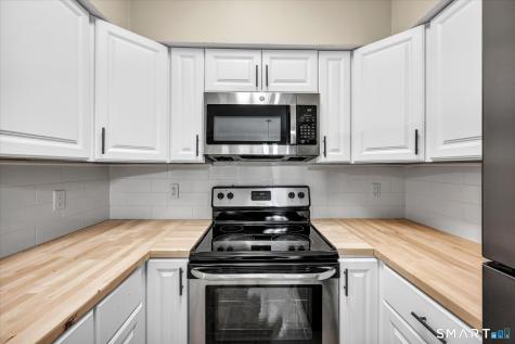 31 High Street East Hartford CT 06118