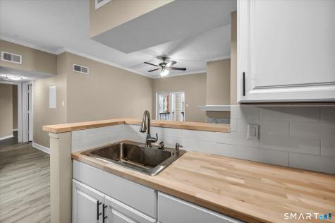 31 High Street East Hartford CT 06118