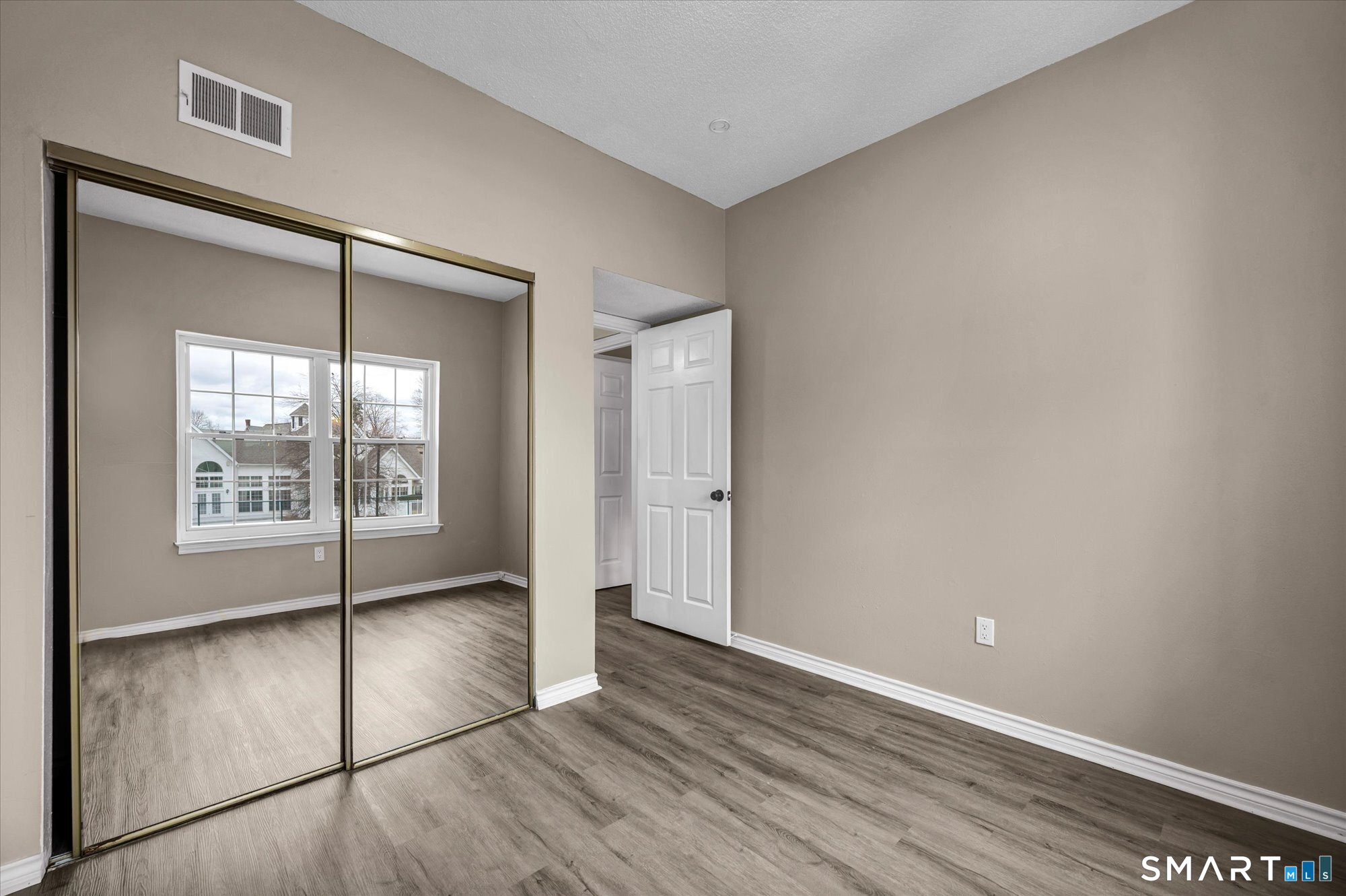 31 High Street East Hartford CT 06118
