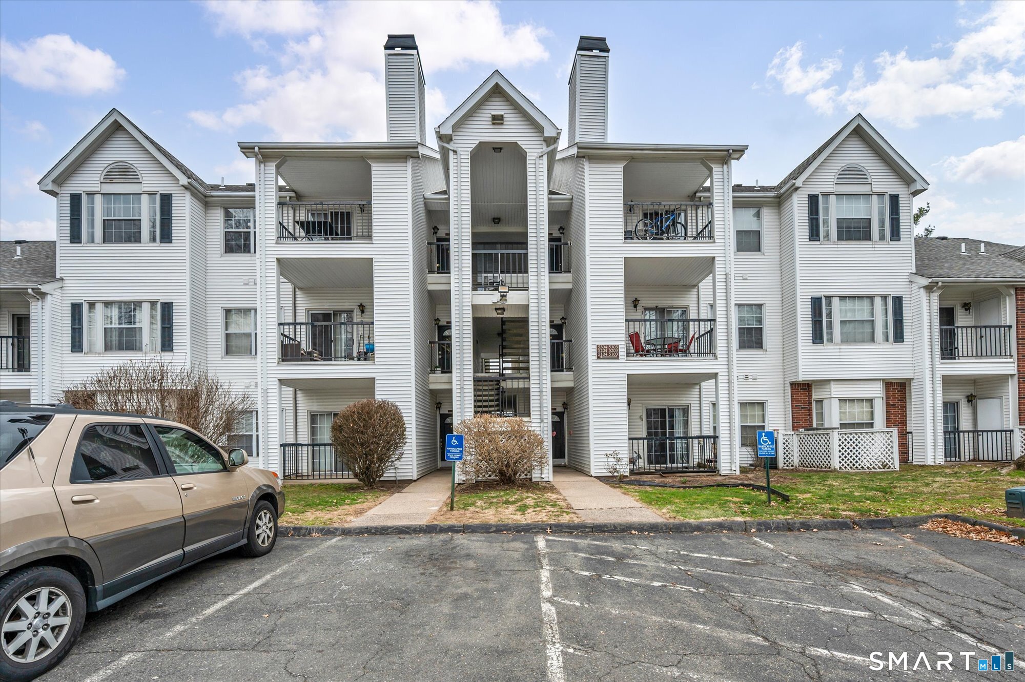 31 High Street East Hartford CT 06118