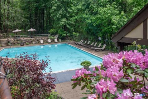 11 Eden Court Brookfield CT 06804