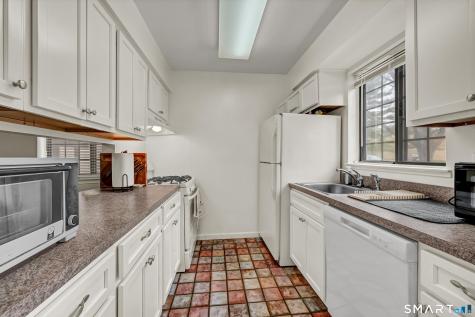 11 Eden Court Brookfield CT 06804