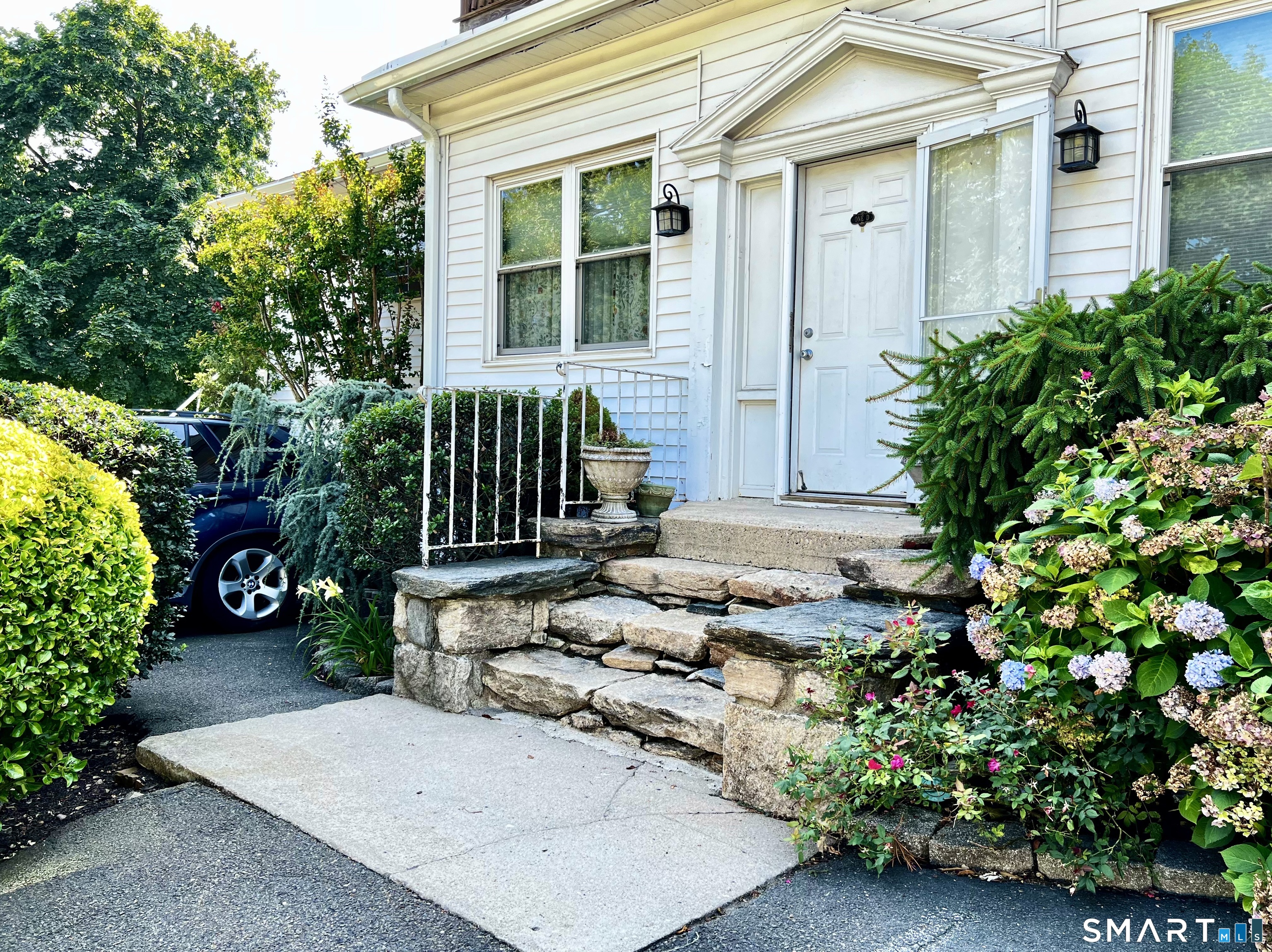 5 Hundley Court Stamford CT 06902